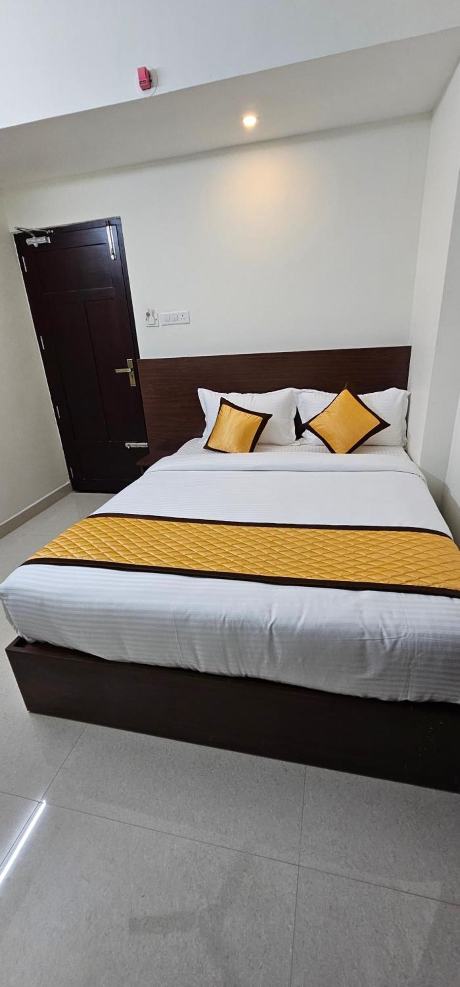 Blueway Residency Downtown Hotel Thiruvananthapuram Zewnętrze zdjęcie