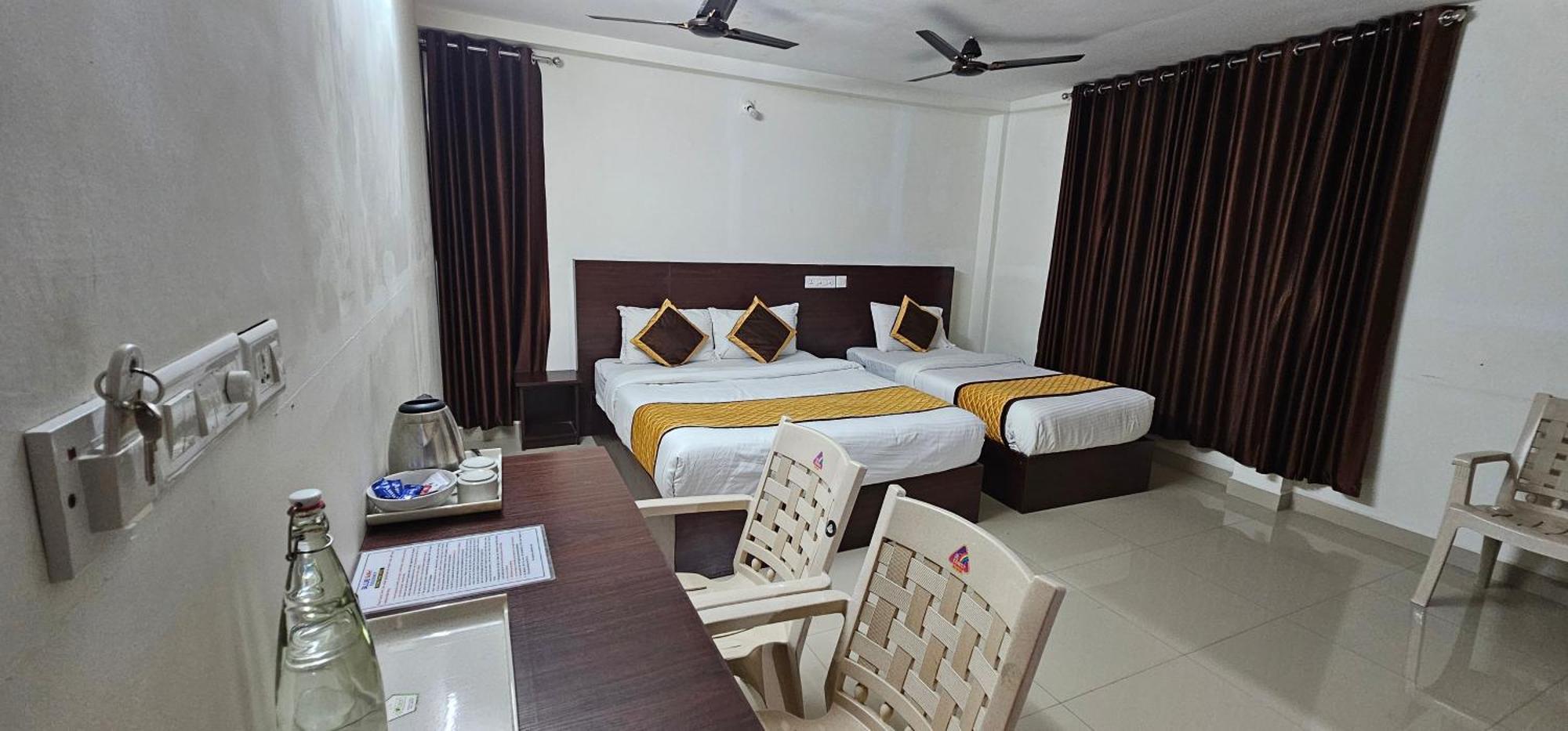 Blueway Residency Downtown Hotel Thiruvananthapuram Zewnętrze zdjęcie